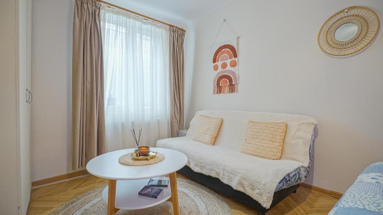 Old Town City Center Apartments Braşov Esterno foto