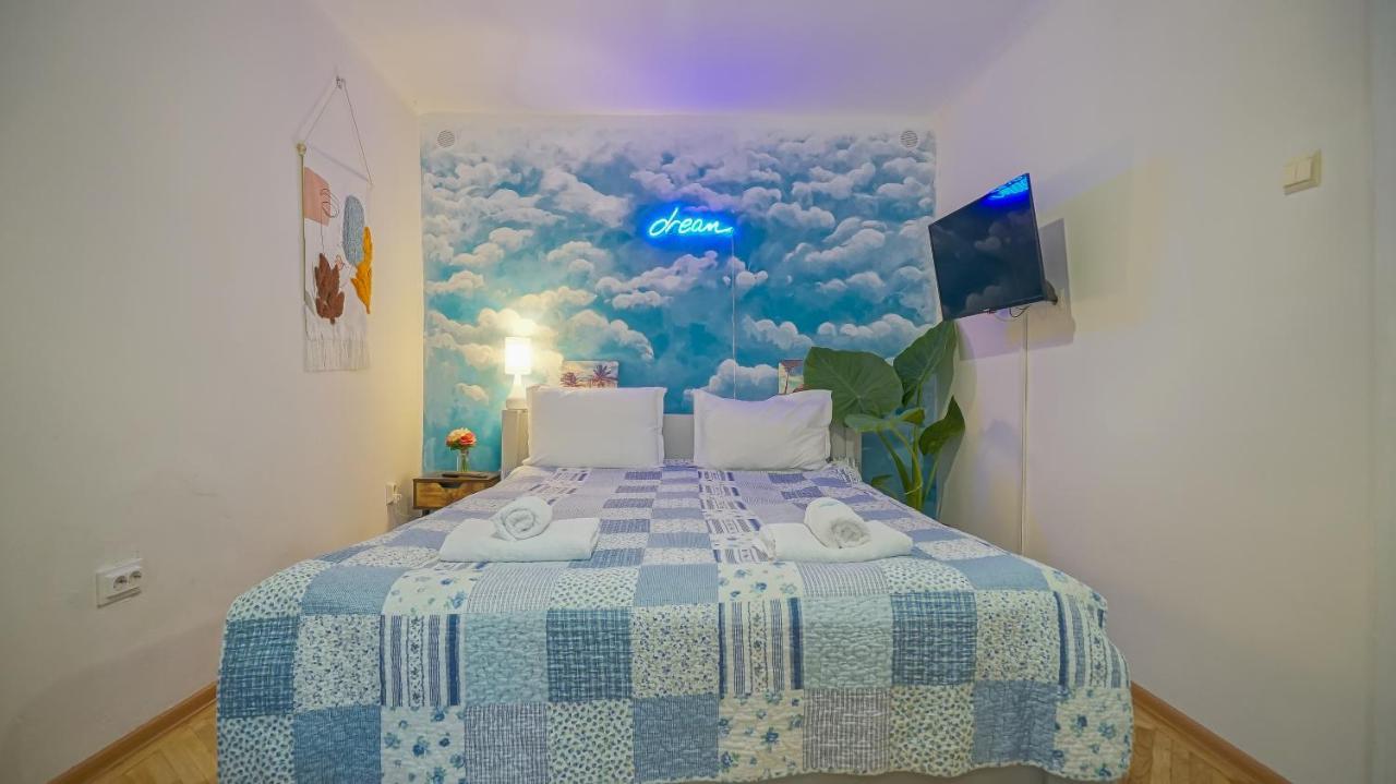 Old Town City Center Apartments Braşov Esterno foto