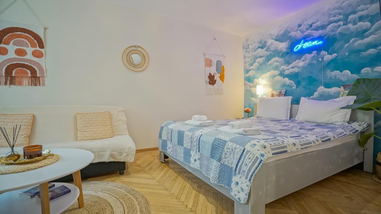 Old Town City Center Apartments Braşov Esterno foto