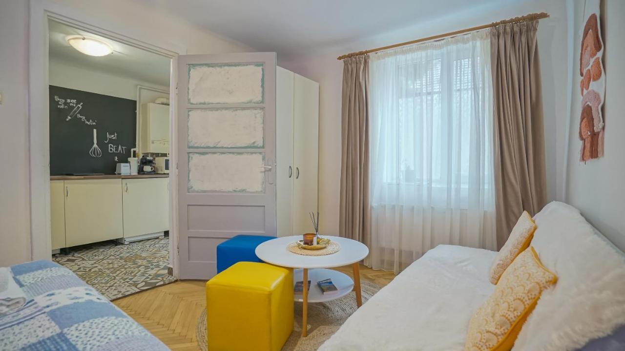 Old Town City Center Apartments Braşov Esterno foto