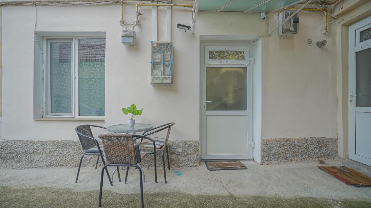 Old Town City Center Apartments Braşov Esterno foto