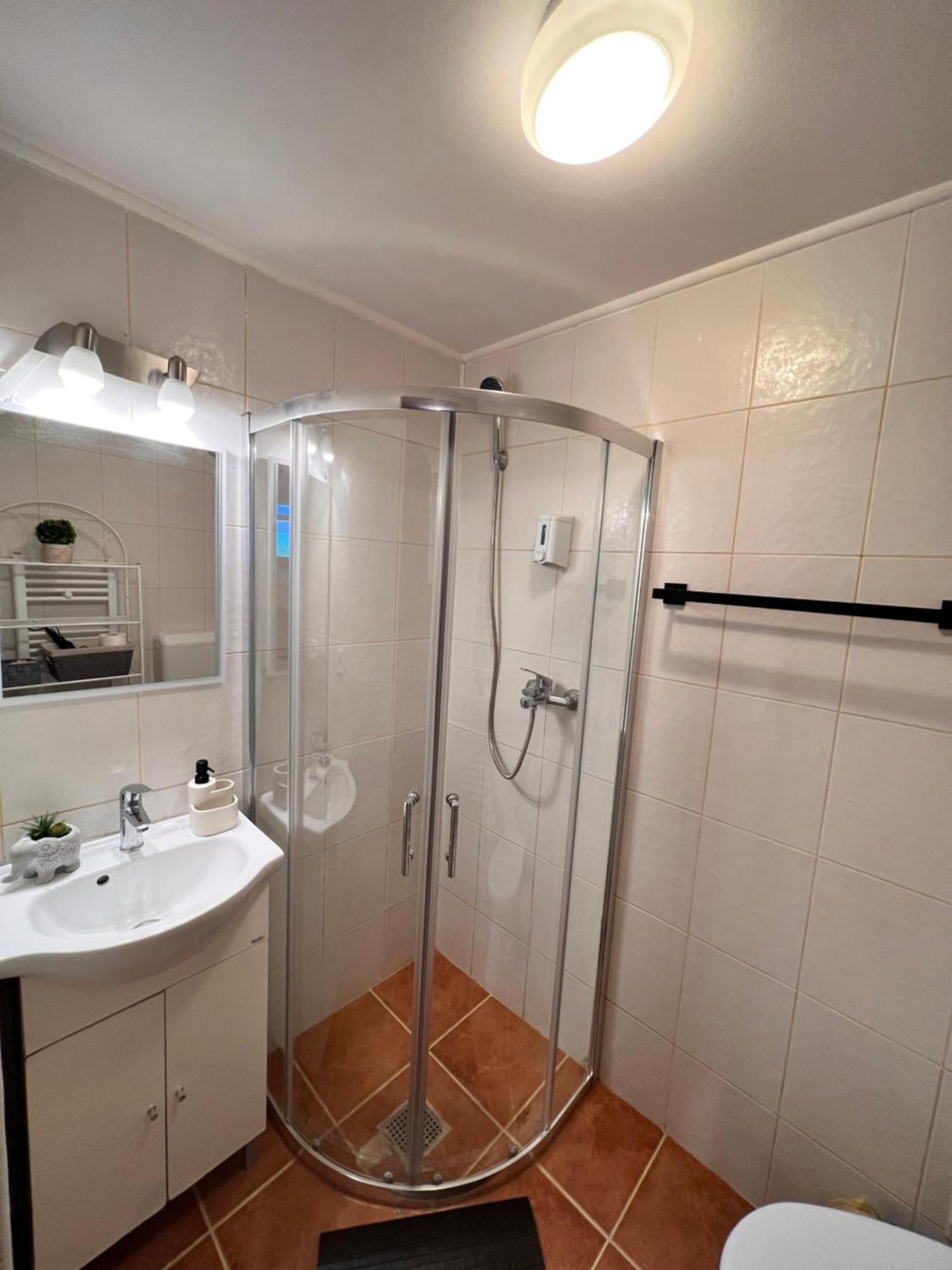 Old Town City Center Apartments Braşov Esterno foto