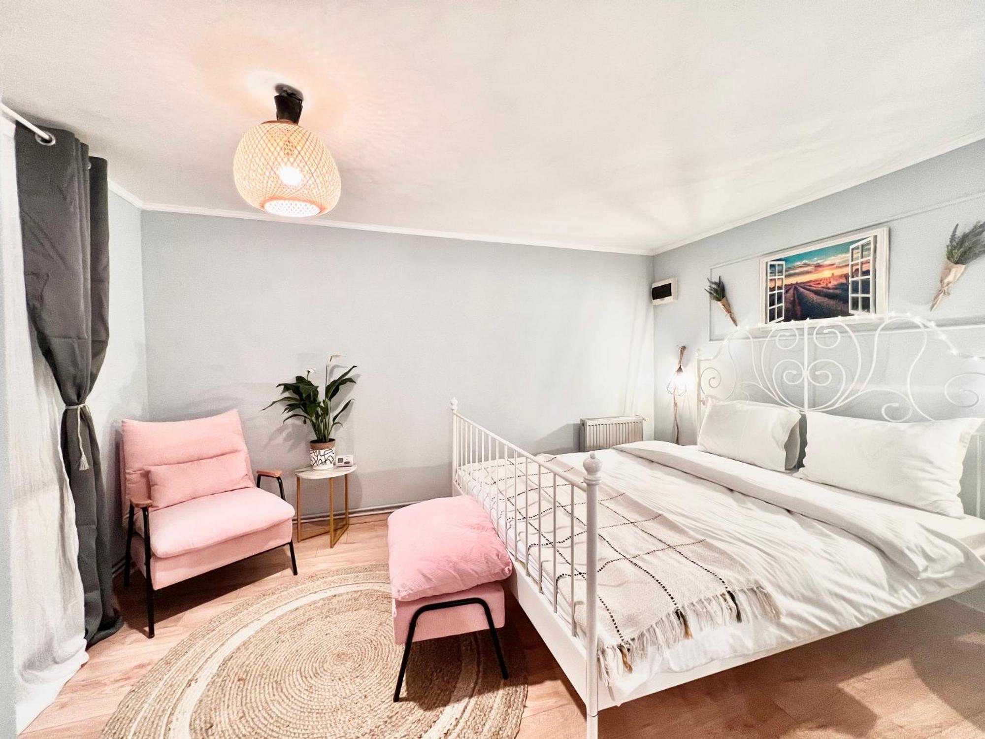 Old Town City Center Apartments Braşov Esterno foto