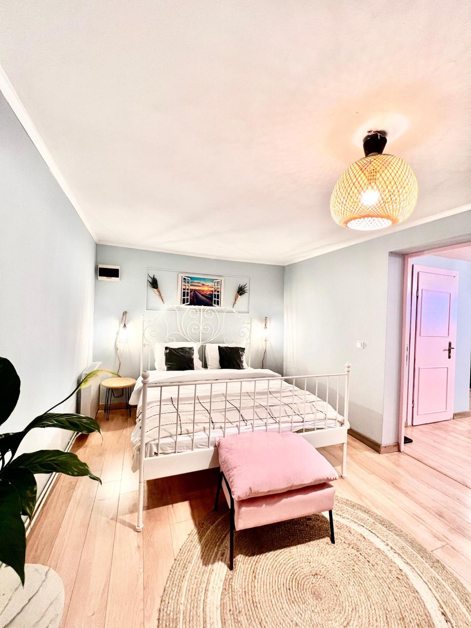 Old Town City Center Apartments Braşov Esterno foto
