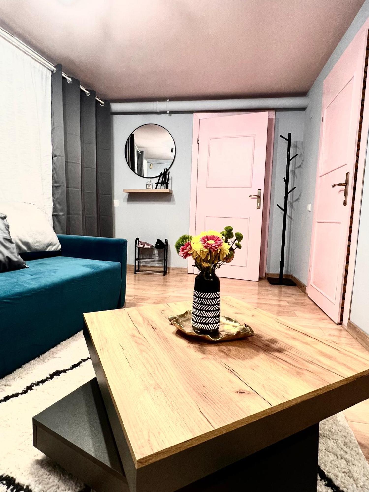 Old Town City Center Apartments Braşov Esterno foto