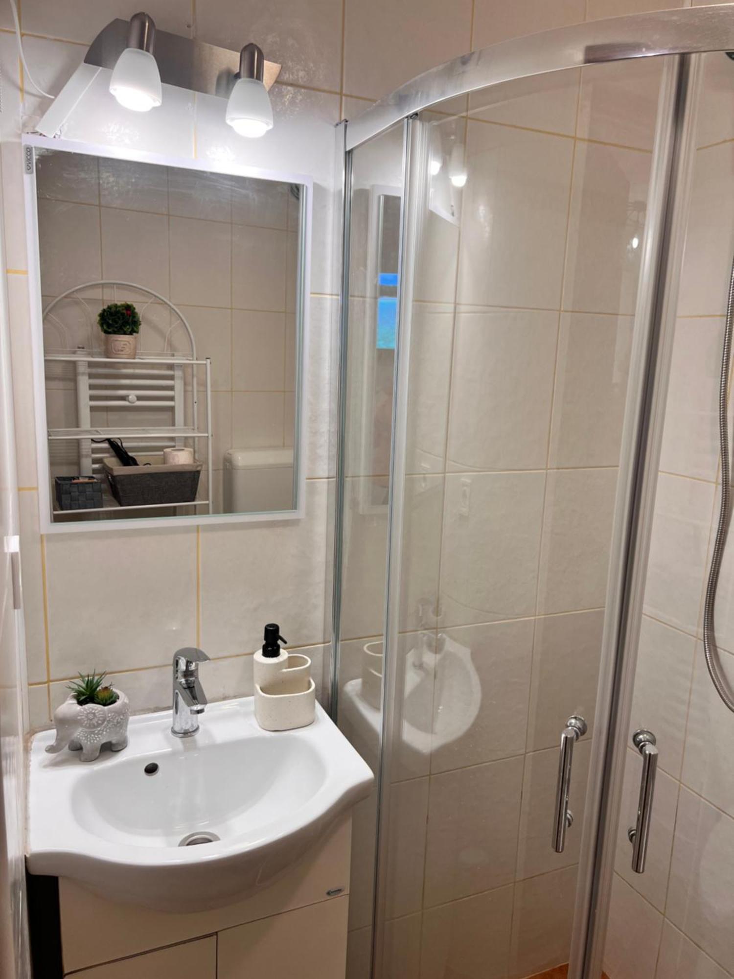 Old Town City Center Apartments Braşov Esterno foto